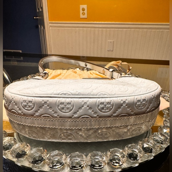 NWOT TORY BURCH T Monogram Leather Crescent Bag In Ice Blue. - Picture 10 of 15